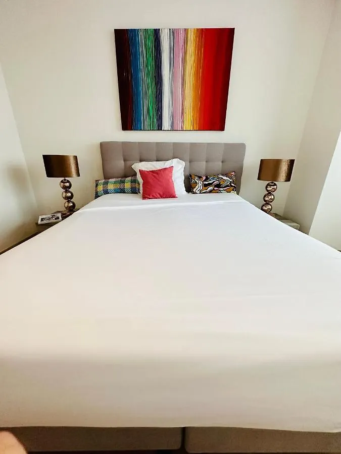 Urbanstay Suites - Grand Place 2 Bd Penthouse Brüksel 0*,  Belçika